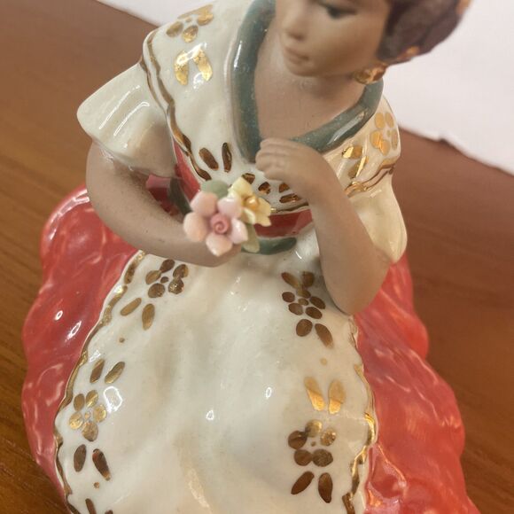 Vintage 1960 Arman Fallera Spanish Lady Porcelain Made in Spain Figurine 4.5 x 5 - Picture 3 of 8